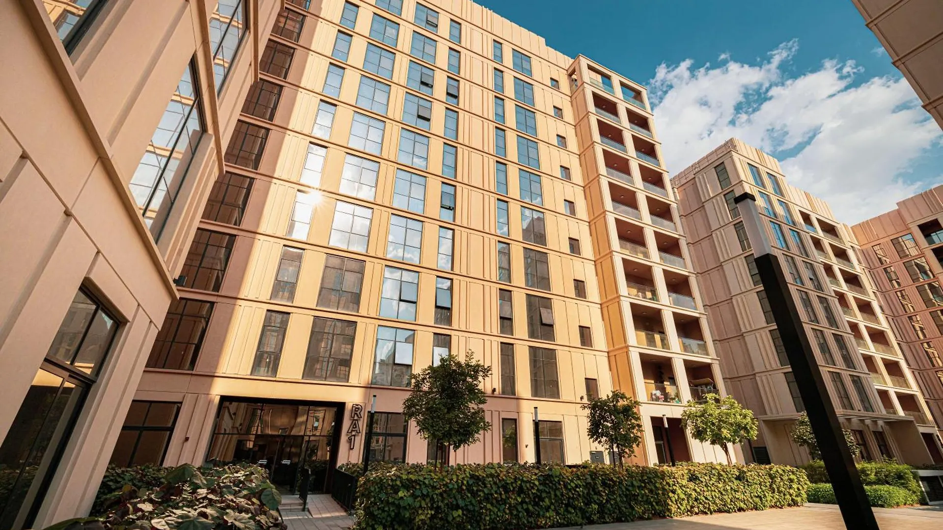 Studio Apartment With Balcony - Infinity View Sharjah