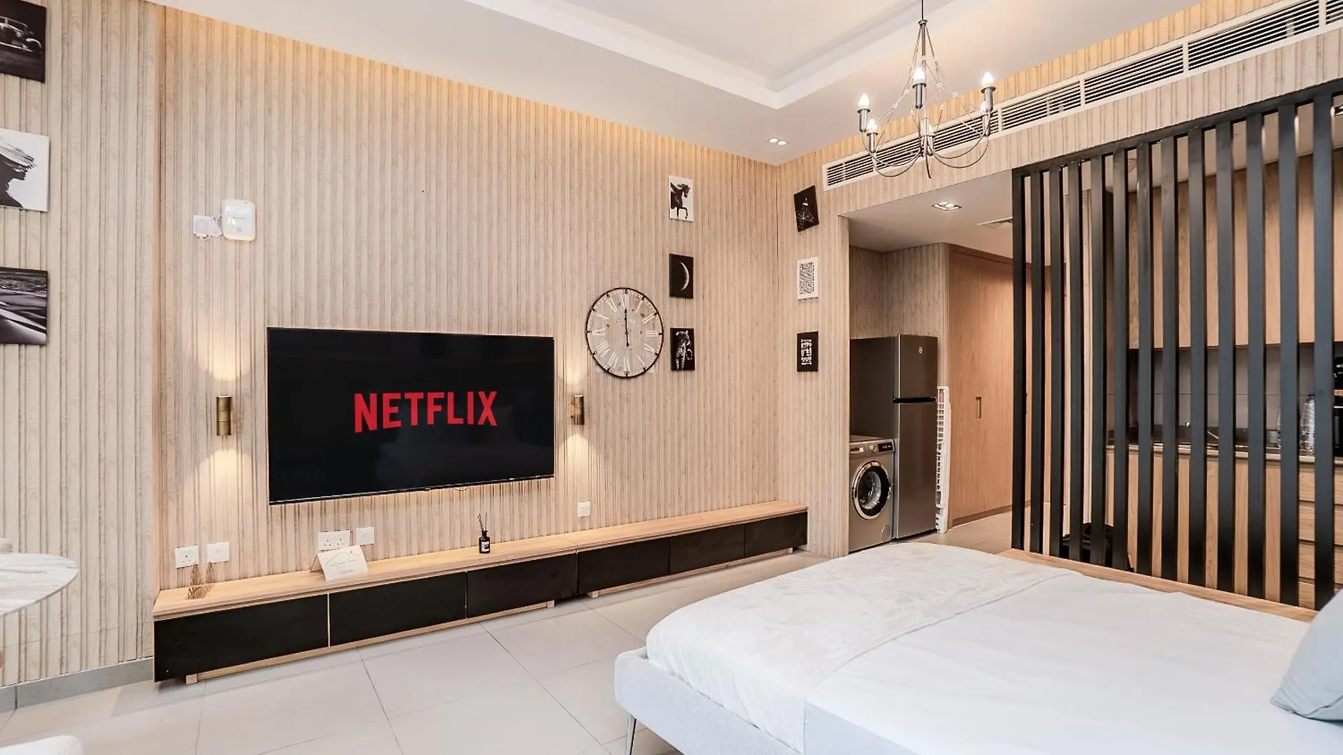 Studio Apartment With Balcony - Infinity View location